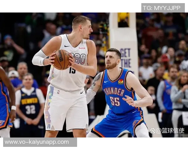 首发场均15分7篮板7助攻且命中两记三分的球员仅有三人包括威少约基奇和077