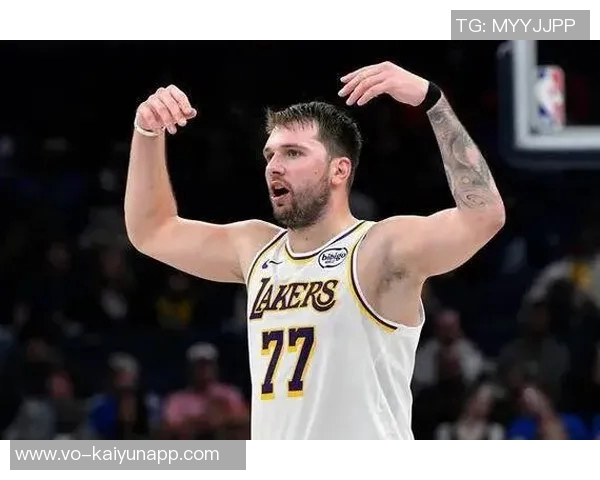 东契奇单节狂砍20分追平历史传奇成就并列第4位