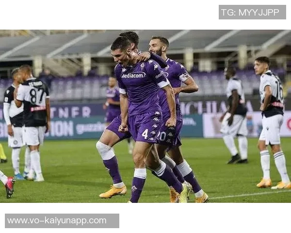 罗马与佛罗伦萨球迷在高速公路上发生激烈冲突警方介入调查事件真相 罗马与佛罗伦萨球迷在高速公路上发生激烈冲突警方介入调查事件真相